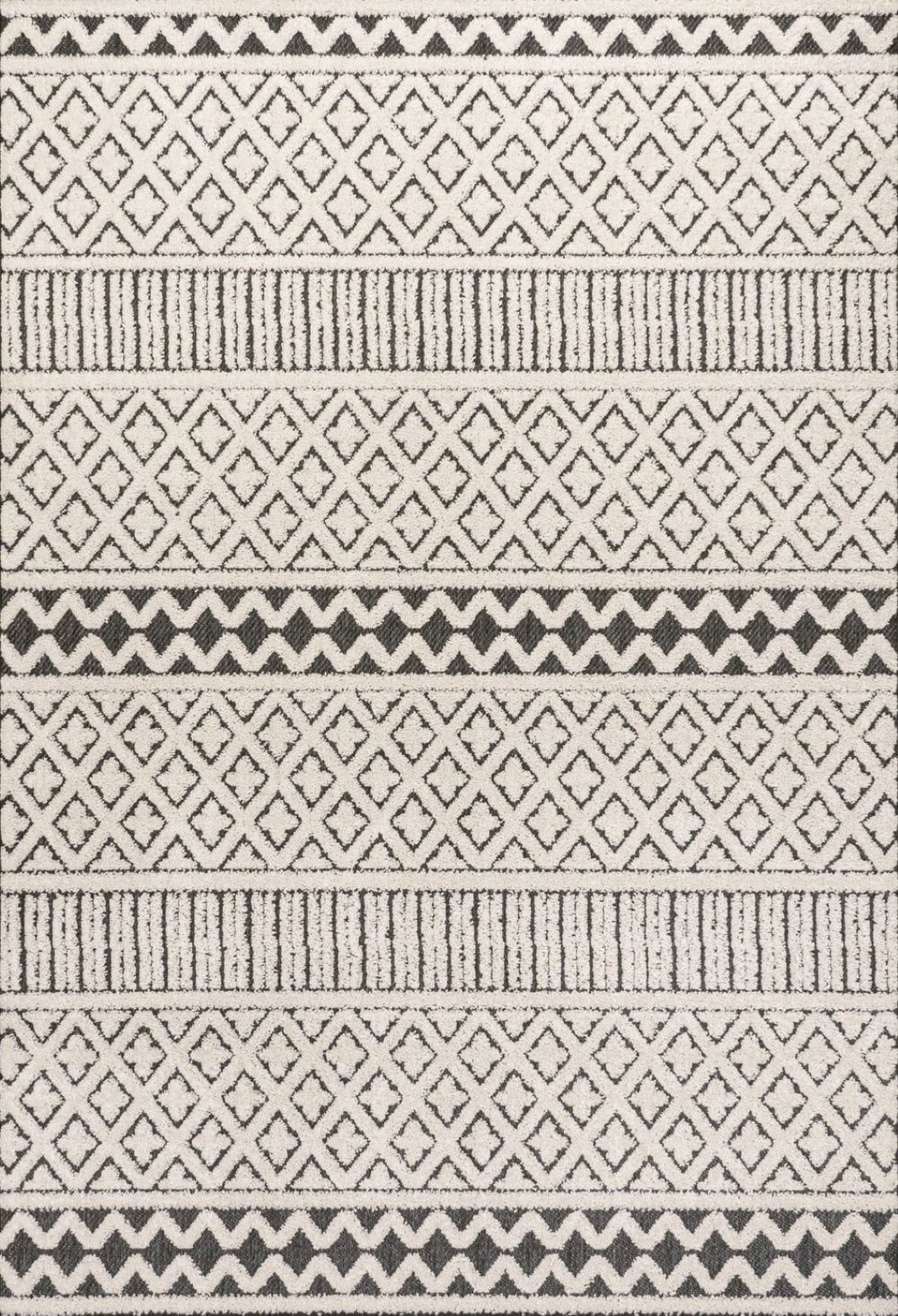HomeRoots 5' Cream and Black Trellis Area Rug - Stylish Indoor/Outdoor Mat for Easy Care and Durability 703395
