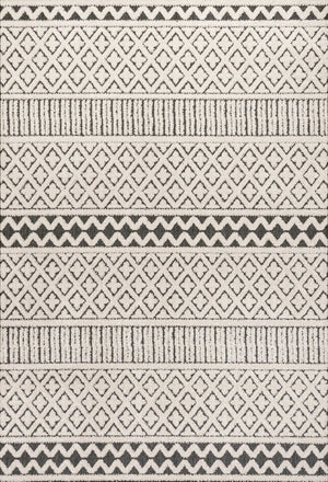 HomeRoots 5' Cream and Black Trellis Area Rug - Stylish Indoor/Outdoor Mat for Easy Care and Durability 703395