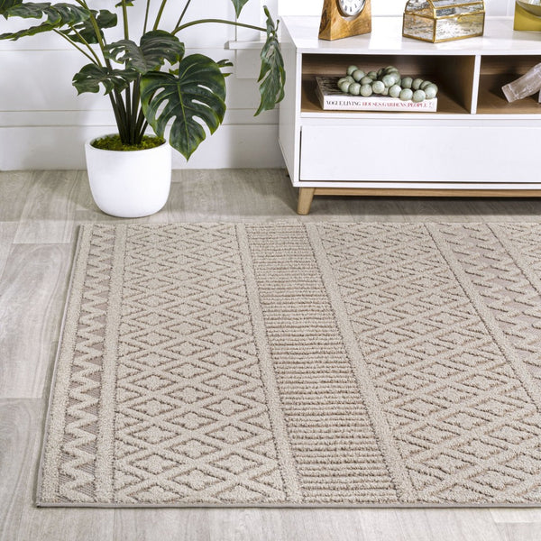 HomeRoots 5' Trellis Indoor Outdoor Area Rug in Beige & Gray - Stylish, Durable, and Easy to Clean for Any Space 703398