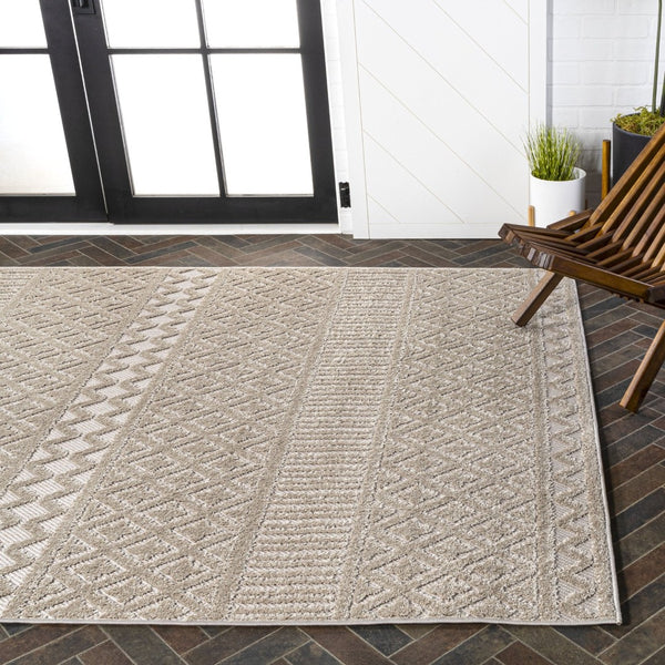 HomeRoots 5' Trellis Indoor Outdoor Area Rug in Beige & Gray - Stylish, Durable, and Easy to Clean for Any Space 703398