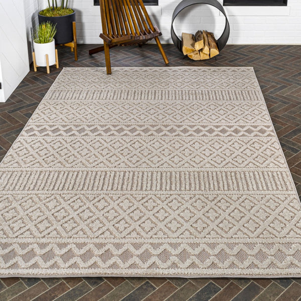 HomeRoots 5' Trellis Indoor Outdoor Area Rug in Beige & Gray - Stylish, Durable, and Easy to Clean for Any Space 703398