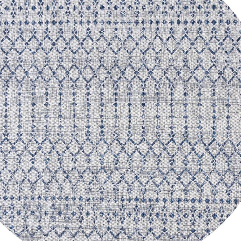 HomeRoots 6' Light Gray & Navy Round Trellis Rug - Modern Indoor/Outdoor Area Accent for Patios & Kitchens 703447