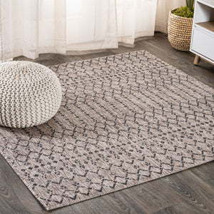 HomeRoots 8' Natural and Black Square Trellis Rug – Stylish, Durable, and Easy-Care for Indoor/Outdoor Spaces 703470
