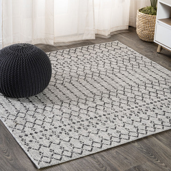 HomeRoots 6' Light Gray and Black Square Trellis Rug - Stylish, Durable Indoor/Outdoor Area Rug for Any Space 703478