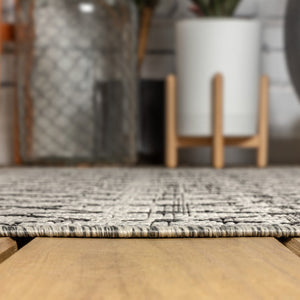 HomeRoots 6' Light Gray and Black Square Trellis Rug - Stylish, Durable Indoor/Outdoor Area Rug for Any Space 703478