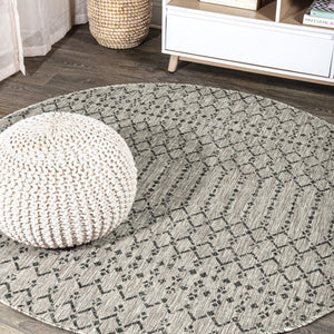 HomeRoots 8' Light Gray & Black Round Trellis Area Rug – Modern, Durable, Easy-Care Design for Indoor/Outdoor Use 703479