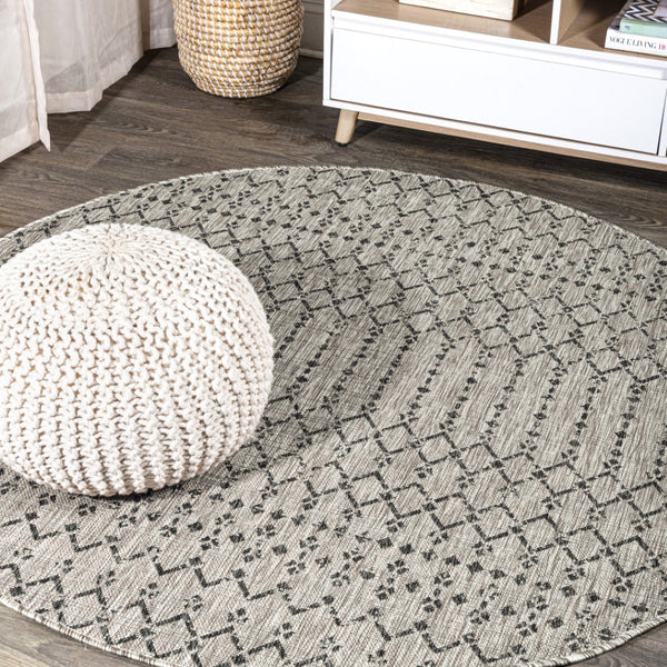 HomeRoots 8' Light Gray & Black Round Trellis Area Rug – Modern, Durable, Easy-Care Design for Indoor/Outdoor Use 703479