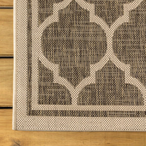 HomeRoots 9' Brown and Beige Geometric Round Area Rug - Stylish, Durable, Indoor/Outdoor Use for Modern Spaces 703491