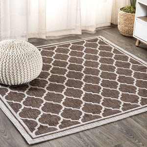 HomeRoots 6' Espresso and Taupe Square Rug – Versatile Geometric Design for Indoor/Outdoor Spaces, Easy Care! 703498