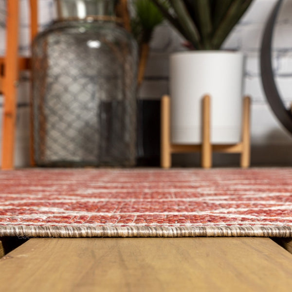 HomeRoots 9' Round Red and Beige Geometric Indoor-Outdoor Area Rug - Stylish, Durable, Easy to Clean & Versatile 703511