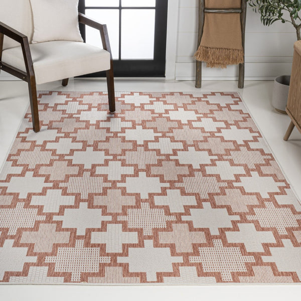 HomeRoots 5' Salmon and Cream Trellis Rug - Stylish Indoor/Outdoor Design, Durable & Easy-Care for Any Space 703534