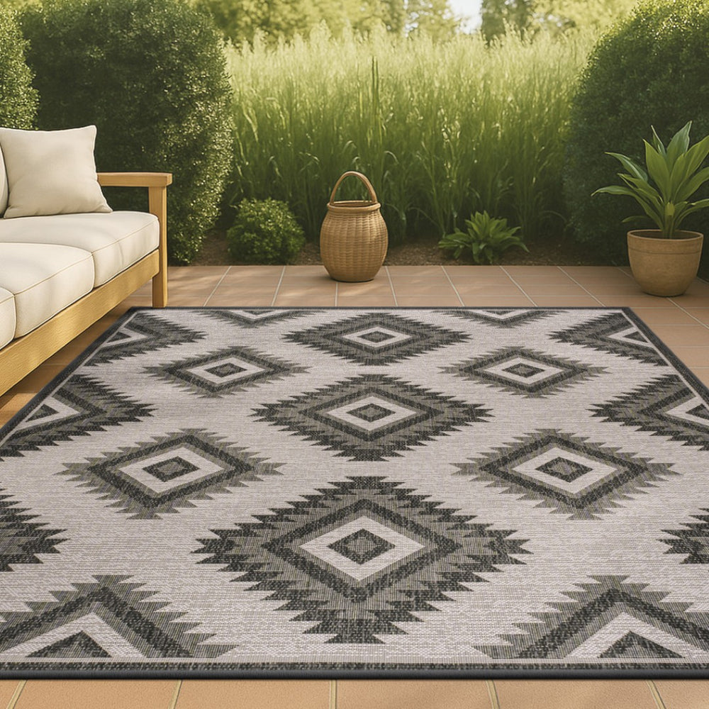 HomeRoots 5' X 8' Elegant Black and Cream Moroccan Area Rug - Durable, Indoor/Outdoor, Low-Maintenance Style 703542