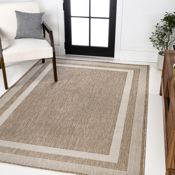 HomeRoots 5' Stylish Beige and Cream Indoor-Outdoor Area Rug - Durable, Weather-Resistant & Easy Care Design! 703562