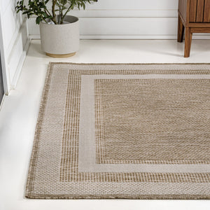 HomeRoots 5' Stylish Beige and Cream Indoor-Outdoor Area Rug - Durable, Weather-Resistant & Easy Care Design! 703562