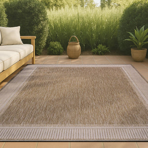 HomeRoots 5' Chic Beige & Cream Indoor/Outdoor Area Rug - Durable, Versatile, Low-Maintenance for Any Space! 703566