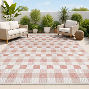 HomeRoots 5' Salmon & Cream Geometric Area Rug - Indoor/Outdoor, Stylish, Durable, Easy Care for Modern Spaces 703578