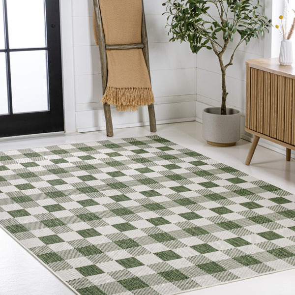 HomeRoots 5' Geometric Green and Cream Area Rug – Stylish Indoor/Outdoor Accent for Versatile Living Spaces 703590