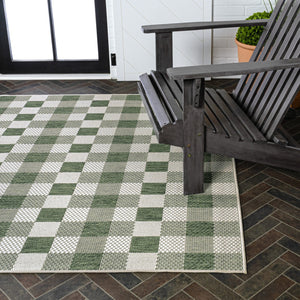 HomeRoots 5' Geometric Green and Cream Area Rug – Stylish Indoor/Outdoor Accent for Versatile Living Spaces 703590