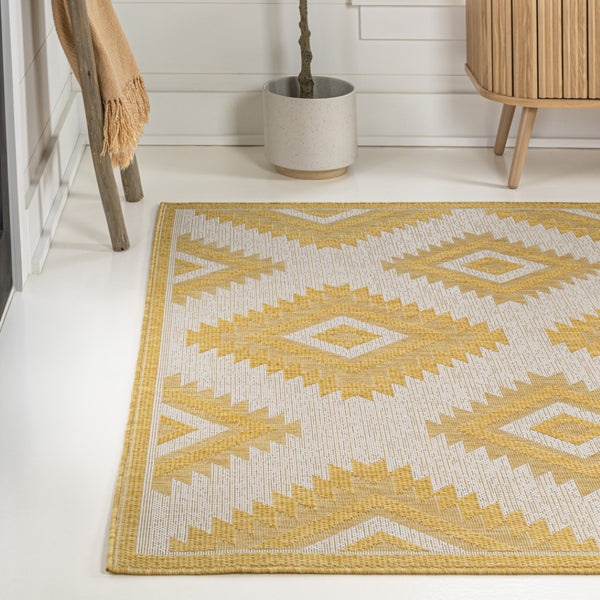 HomeRoots 8' X 10' Moroccan Area Rug - Yellow & Cream Quatrefoil Design for Indoor & Outdoor Spaces, Durable! 703599