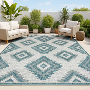 HomeRoots 5' Turquoise and Cream Moroccan Area Rug - Stylish Indoor/Outdoor Decor for Versatile Spaces 703606