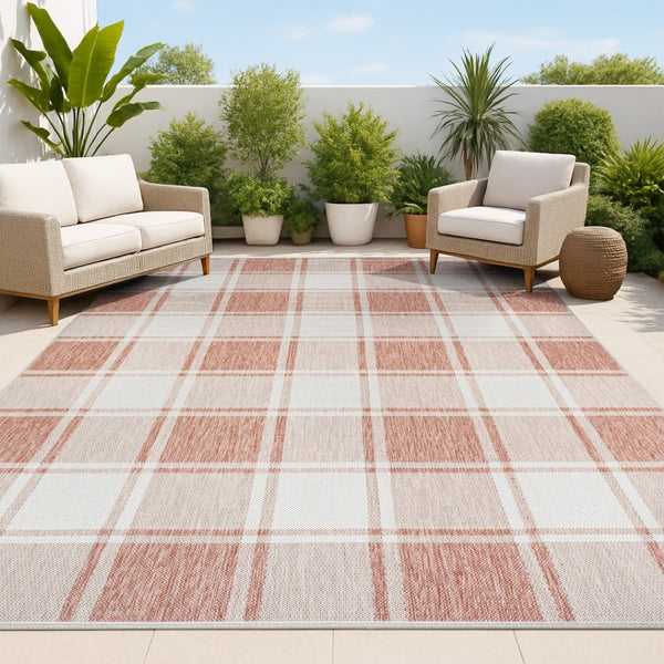 HomeRoots 5' Salmon and Cream Gingham Rug - Stylish Indoor/Outdoor Area Rug for High-Traffic Spaces 703610