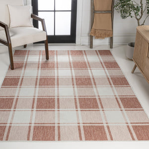 HomeRoots 5' Salmon and Cream Gingham Rug - Stylish Indoor/Outdoor Area Rug for High-Traffic Spaces 703610