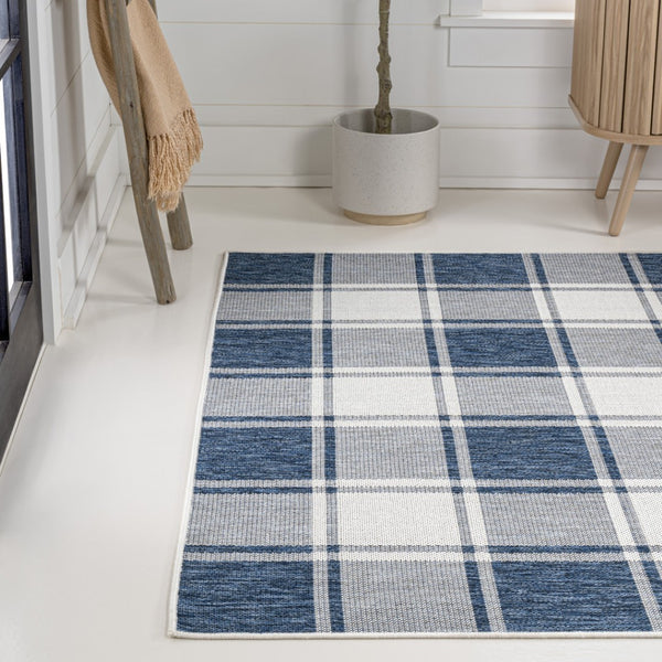 HomeRoots 5' Indoor Outdoor Navy Blue & Cream Gingham Area Rug - Durable, Stylish, Easy-Clean for Any Space 703614
