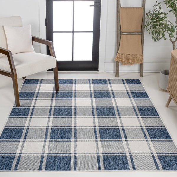 HomeRoots 5' Indoor Outdoor Navy Blue & Cream Gingham Area Rug - Durable, Stylish, Easy-Clean for Any Space 703614
