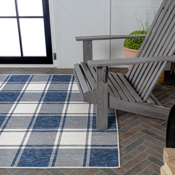 HomeRoots 5' Indoor Outdoor Navy Blue & Cream Gingham Area Rug - Durable, Stylish, Easy-Clean for Any Space 703614