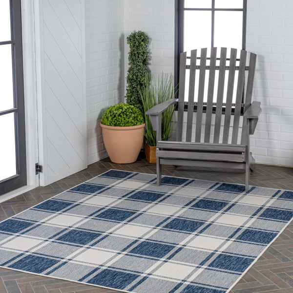 HomeRoots 5' Indoor Outdoor Navy Blue & Cream Gingham Area Rug - Durable, Stylish, Easy-Clean for Any Space 703614