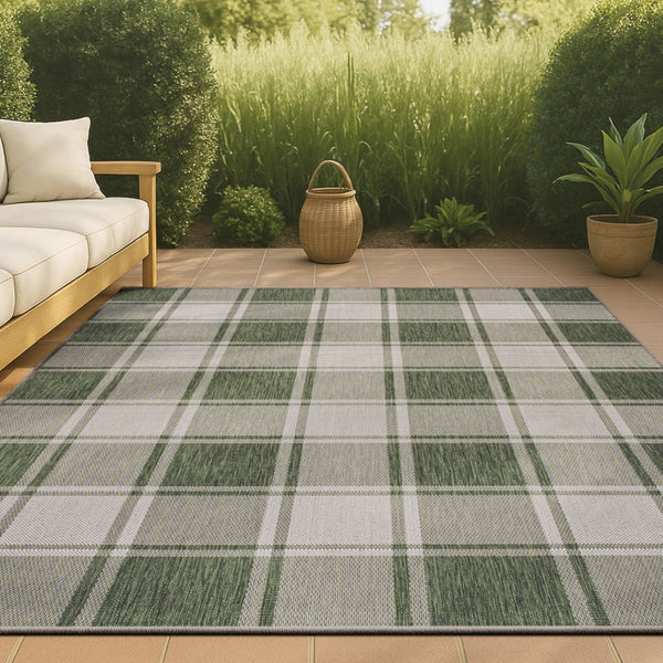 HomeRoots 5' Gingham Area Rug in Green and Cream – Versatile Indoor/Outdoor Design, Easy Care & Durable Comfort 703618