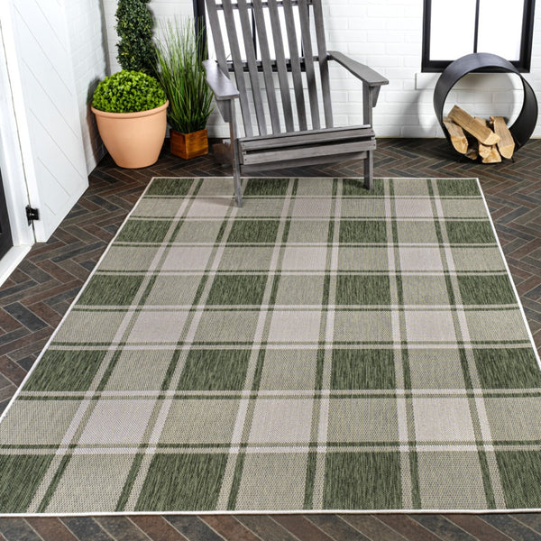 HomeRoots 5' Gingham Area Rug in Green and Cream – Versatile Indoor/Outdoor Design, Easy Care & Durable Comfort 703618