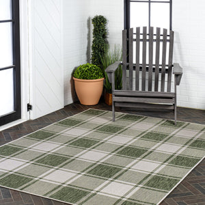 HomeRoots 5' Gingham Area Rug in Green and Cream – Versatile Indoor/Outdoor Design, Easy Care & Durable Comfort 703618