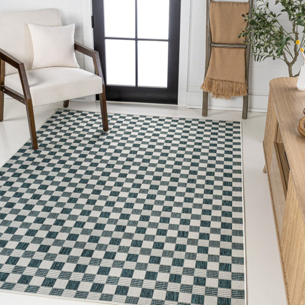 HomeRoots 5' Turquoise and Cream Geometric Area Rug - Stylish, Durable Indoor/Outdoor Mat for Any Space! 703634