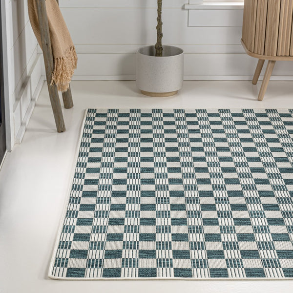 HomeRoots 5' Turquoise and Cream Geometric Area Rug - Stylish, Durable Indoor/Outdoor Mat for Any Space! 703634