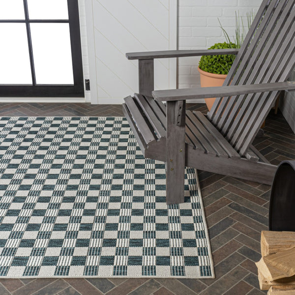 HomeRoots 5' Turquoise and Cream Geometric Area Rug - Stylish, Durable Indoor/Outdoor Mat for Any Space! 703634