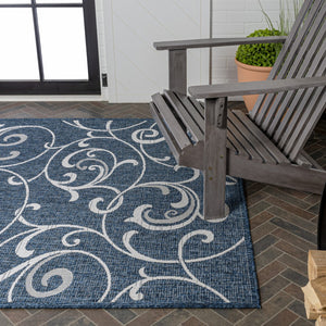 HomeRoots 5' Navy Blue & Cream Floral Indoor/Outdoor Area Rug - Durable, Stylish, Easy-Care for Any Space! 703642
