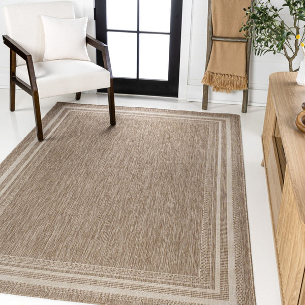 HomeRoots 5' Indoor Outdoor Area Rug in Beige and Cream – Durable, Stylish, Low-Maintenance for Any Space 703658