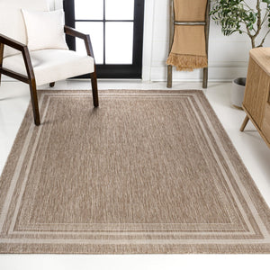HomeRoots 5' Indoor Outdoor Area Rug in Beige and Cream – Durable, Stylish, Low-Maintenance for Any Space 703658