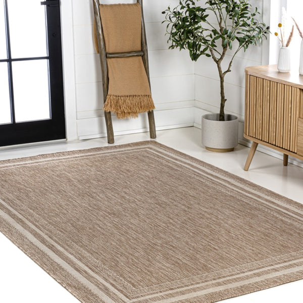 HomeRoots 5' Indoor Outdoor Area Rug in Beige and Cream – Durable, Stylish, Low-Maintenance for Any Space 703658