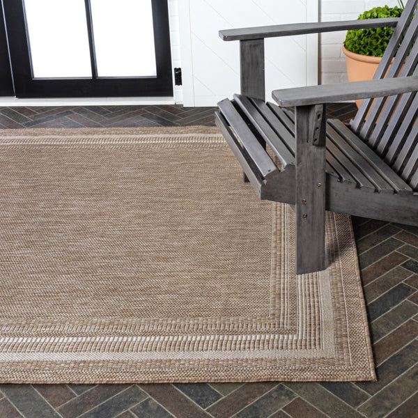 HomeRoots 5' Indoor Outdoor Area Rug in Beige and Cream – Durable, Stylish, Low-Maintenance for Any Space 703658