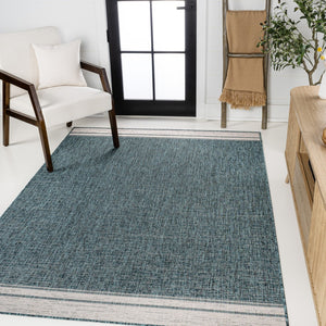 HomeRoots 5' Turquoise and Cream Area Rug – Durable Indoor/Outdoor Accent, Weather-Resistant, Easy Care Design 703670