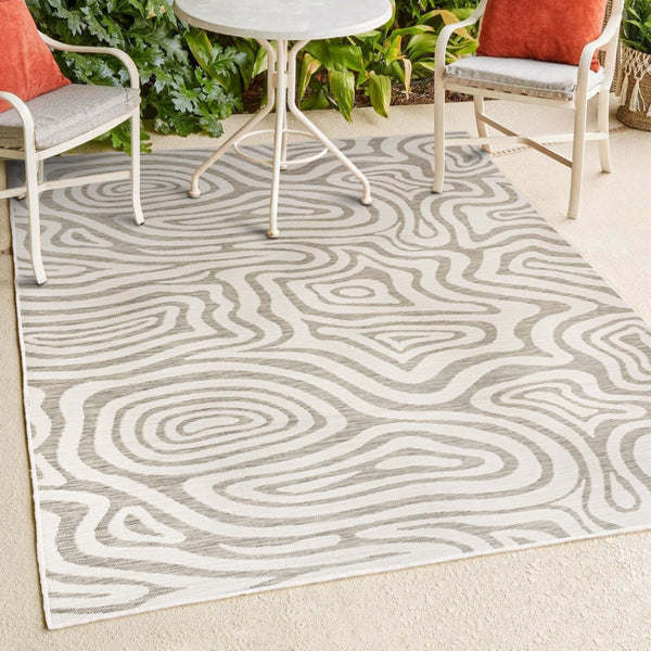 HomeRoots 5' Gray and Cream Abstract Washable Area Rug – Stylish Indoor/Outdoor Design, Easy Care & Durable! 703675