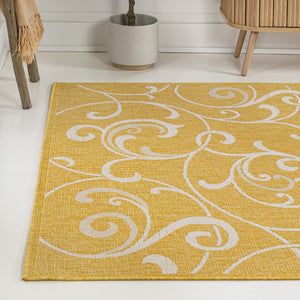 HomeRoots 5' Yellow and Cream Floral Area Rug – Durable Indoor/Outdoor Design for Timeless Charm and Style 703687