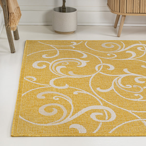 HomeRoots 5' Yellow and Cream Floral Area Rug – Durable Indoor/Outdoor Design for Timeless Charm and Style 703687