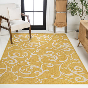 HomeRoots 5' Yellow and Cream Floral Area Rug – Durable Indoor/Outdoor Design for Timeless Charm and Style 703687