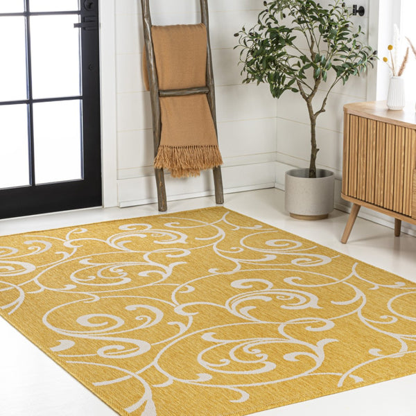 HomeRoots 5' Yellow and Cream Floral Area Rug – Durable Indoor/Outdoor Design for Timeless Charm and Style 703687