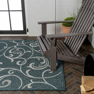 HomeRoots 5' Turquoise & Cream Floral Area Rug - Durable Indoor/Outdoor Design for Elegant Living Spaces 703691