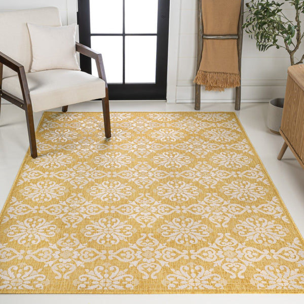 HomeRoots 5' Yellow and Cream Floral Area Rug - Durable Indoor/Outdoor Design for Timeless Style and Versatility 703773