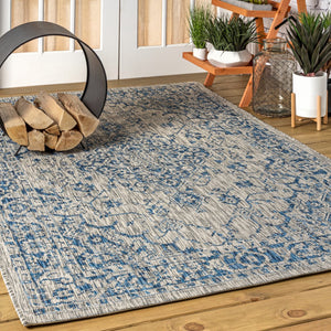 HomeRoots 5' Gray and Navy Blue Medallion Indoor-Outdoor Area Rug, Durable & Stylish for Any Space 703841
